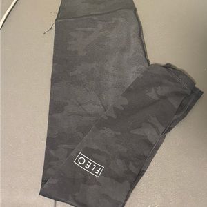 Fleo El Toro Olive Camo size Small 25”